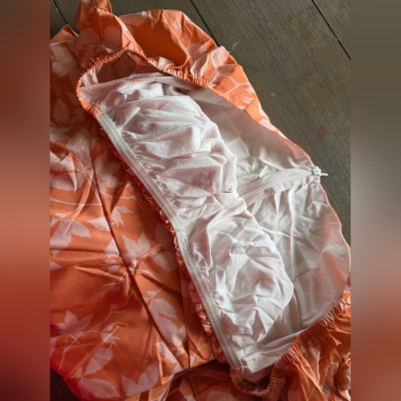 Floral Off-Shoulder Ruffle Romper M - Picture 6 of 6